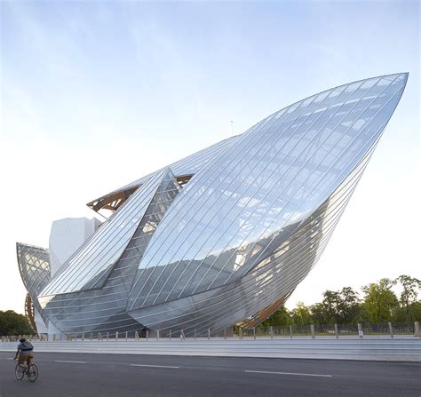 fondation louis vuitton acces metro|fondation Louis Vuitton metro station.